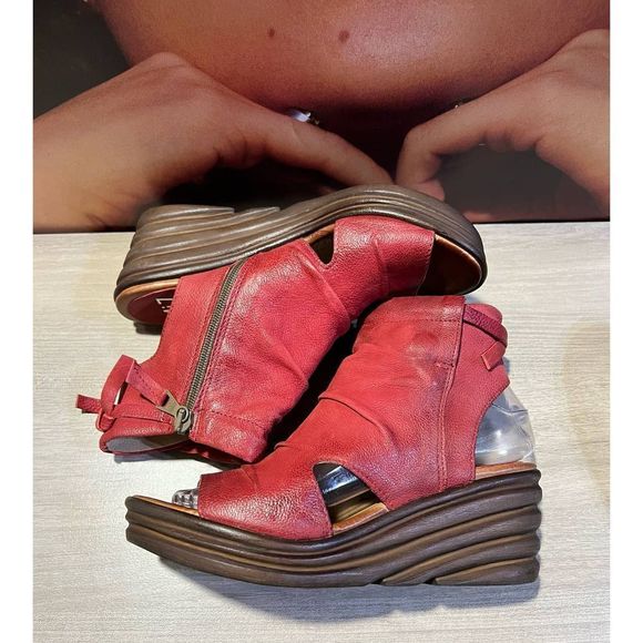 MIZ MOOZ ANNA RUCHED LEATHER OPEN -TOE. WEDGE, shoe BOOT, Sandals, scarlet red - Picture 7 of 11